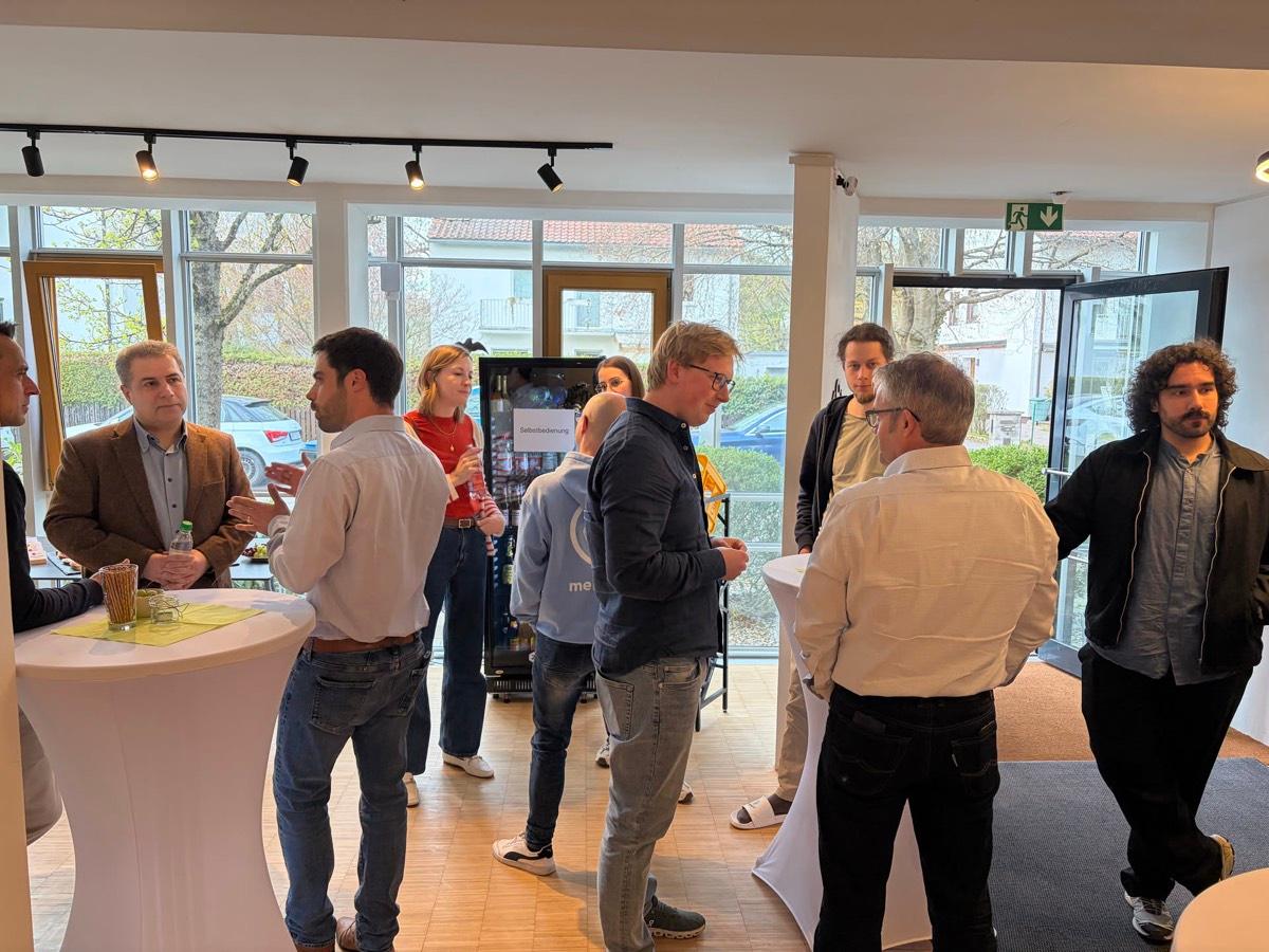 Austausch in kleinen Gruppen bei AI Connect 2025